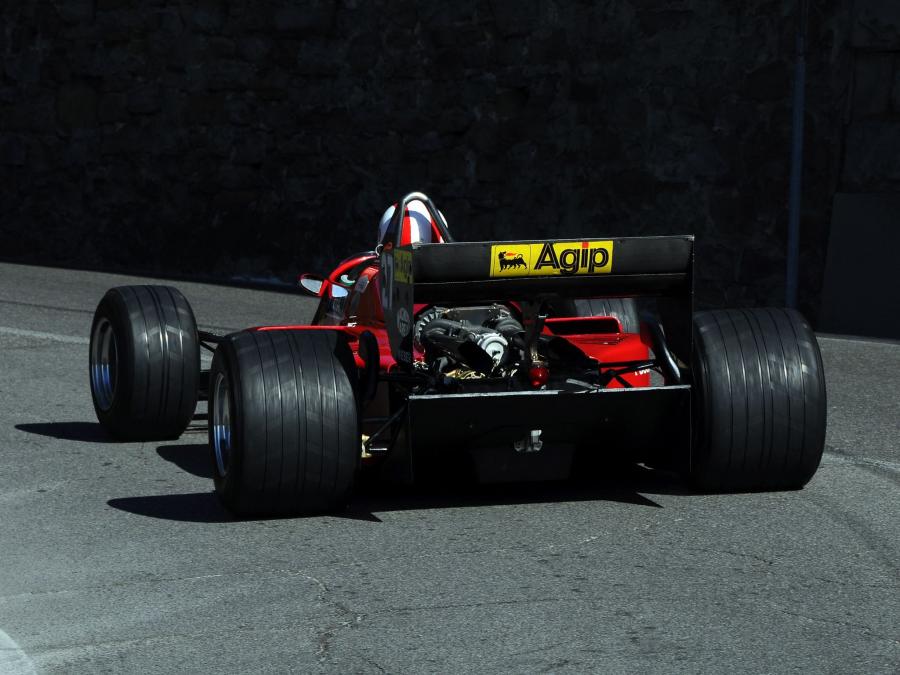  Ferrari 126C4 1984 года  (фото 5 из 9)
